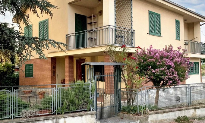 Costigliole d'Asti Casa | Homerez - Casa encantadora en Motta con terraza y jardín cercado.
