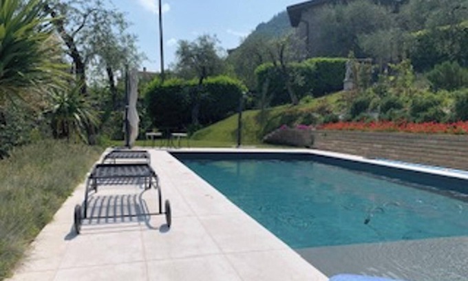 Gargnano Casa | Homerez - Casa Encantadora en Gargnano con Piscina Privada