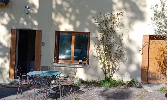 Aubusson Apartamento | Homerez - Estudio encantador en Aubusson con terraza 35 m²
