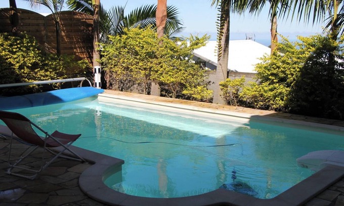 Le Tampon Villa | Homerez - Encantadora Villa en Le Tampon con piscina privada