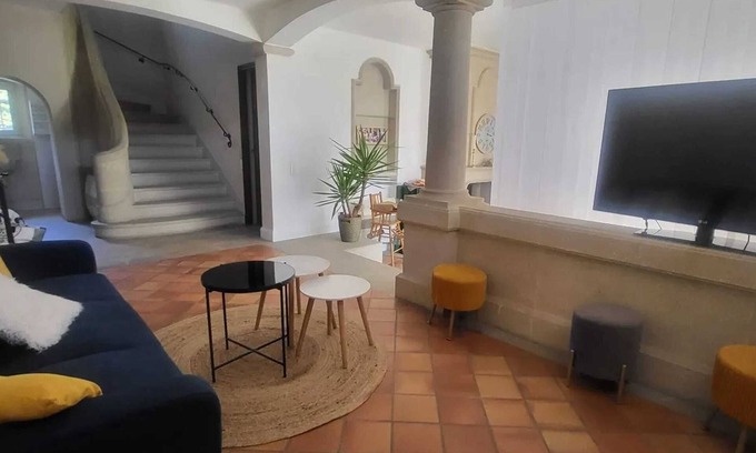 Monteux Villa | Homerez - Villa encantadora con piscina privada en Monteux