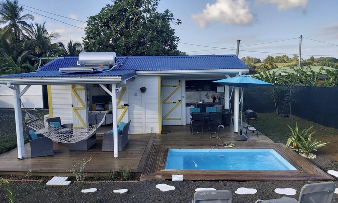 Sainte-Rose Casa | Homerez - Bungalow Chic en Sainte-Rose con Piscina Privada