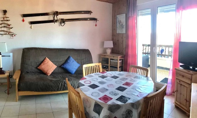 Eyne 2600 Apartamento | Homerez - Acogedor Apartamento con Vistas a la Montaña