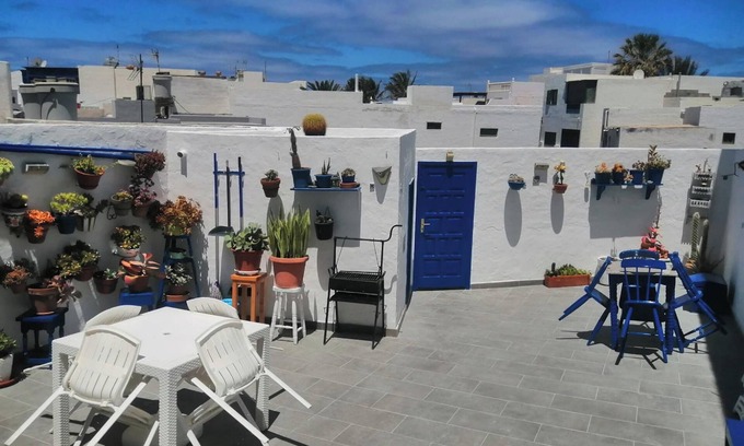 El Golfo Casa | Homerez - Casa acogedora con Terraza en El Golfo