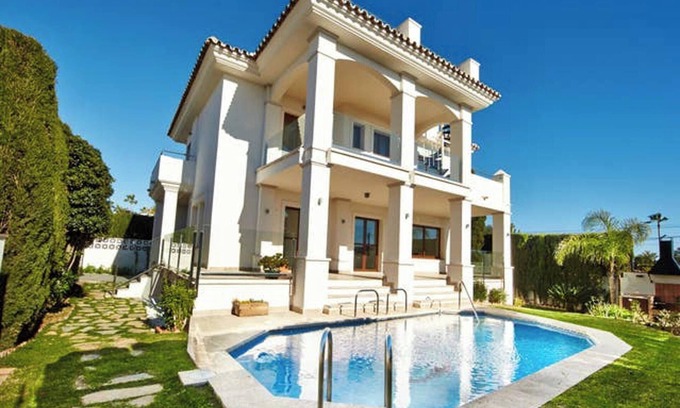 Urbanizacion Costabella Villa | Homerez - Villa elegante en Marbella + Piscina privada
