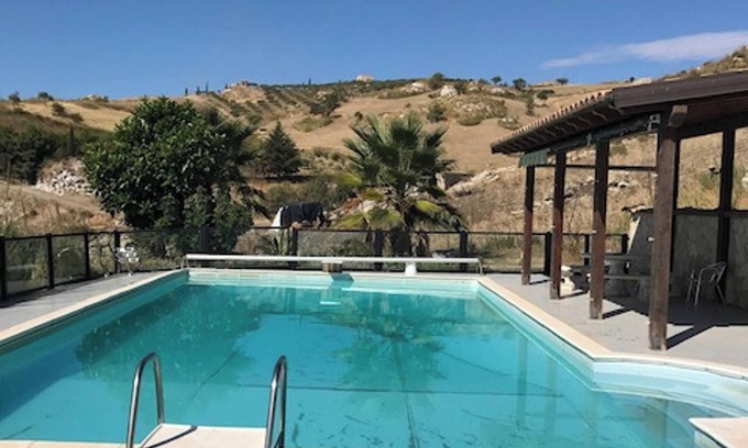 Bivona Villa | Homerez - Villa elegante con piscina privada en Bivona