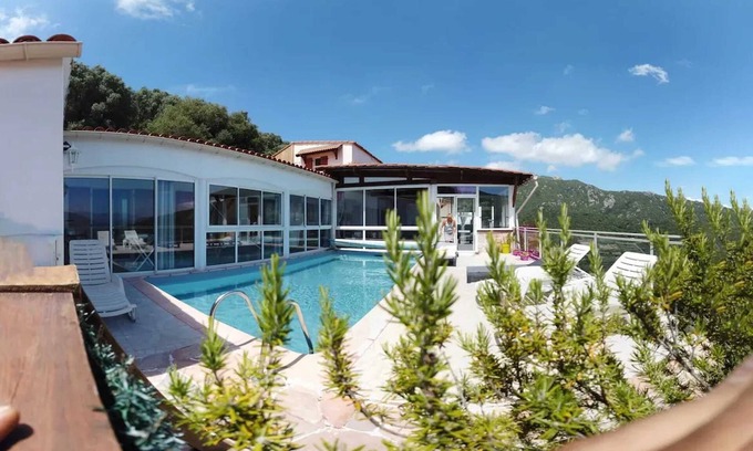 Olmeto Villa | Homerez - Villa familiar en Olmeto con piscina privada