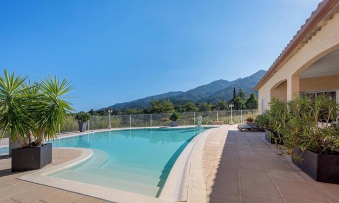 Montesquieu-des-Alberes Casa | Homerez - Casa con piscina en Montesquieu-des-Albères