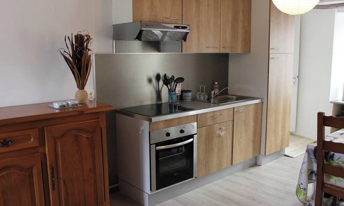Champigny-sur-Veude Casa | Homerez - House in Champigny-sur-Veude