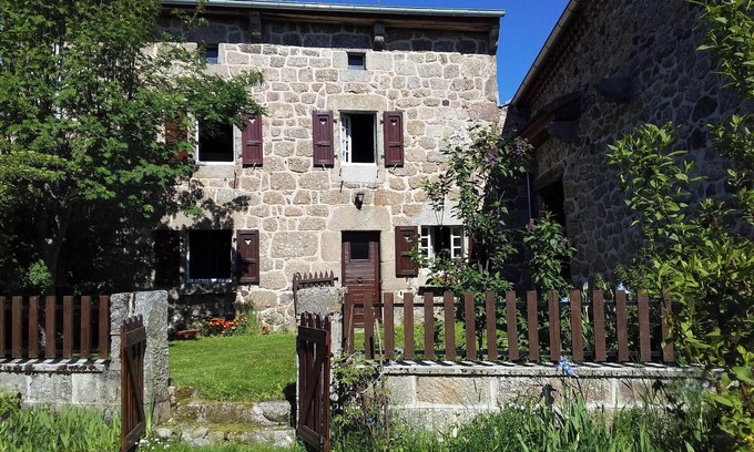 Cubelles Casa | Homerez - Casa Cubelles con jardín