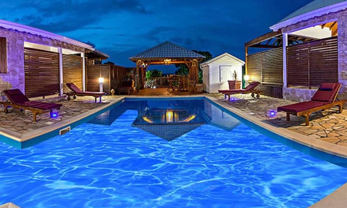 Anse-Bertrand Casa | Homerez - Casa para 2 pers. con piscina compartida y jacuzzi en Anse-Bertrand