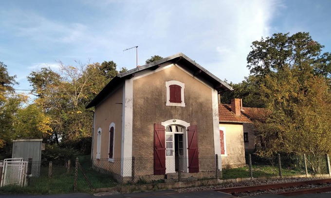 Lathus-Saint-Remy Casa | Homerez - Casa en Lathus-Saint-Rémy