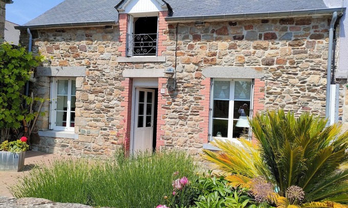 Le Vivier-sur-Mer Casa | Homerez - Casa en Le Vivier-sur-Mer