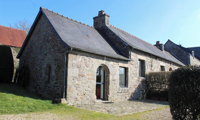 Plouegat-Moysan Casa | Homerez - House in Plouégat-Moysan.