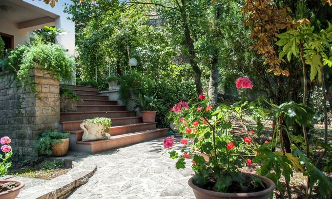 Amelia Casa | Homerez - Casa en Amelia, Vista al Lago