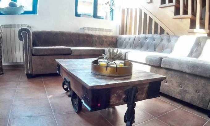 Castro Urdiales Casa | Homerez - Casa en Otañes, vista a la montaña