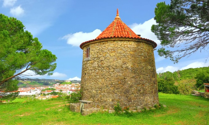 Sao Joao Batista Casa | Homerez - Casa con Encanto con Piscina Compartida en Porto de Mós.