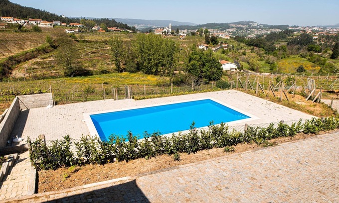 Castelo de Paiva Villa | Homerez - Grande villa para 13 pers. con piscina, terraza y balcón en Fornos