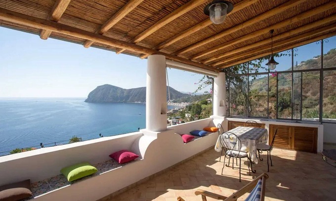 Lipari Apartamento | Homerez - Modern Apartment with Sea View in Lipari