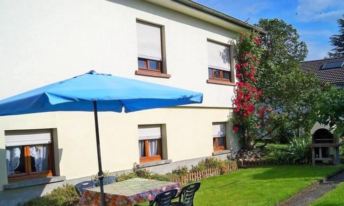 Jebsheim Apartamento | Homerez - Bonito apartamento para 4 pers. con jardín y terraza en Jebsheim