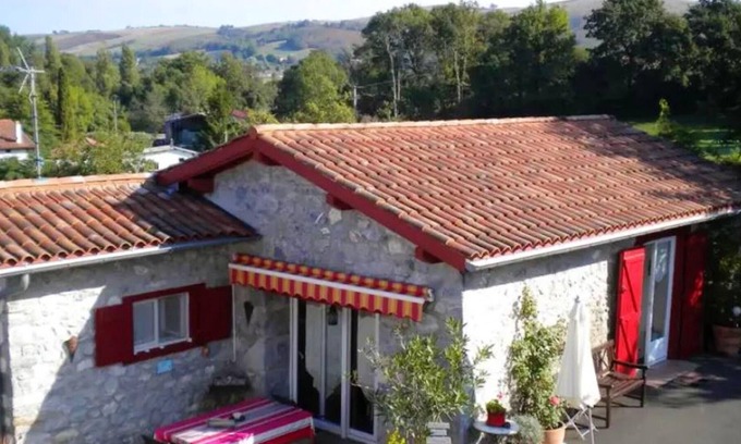 Saint-Esteben Casa | Homerez - Bonita casa para 3 pers. con jardín y terraza en Saint-Esteben