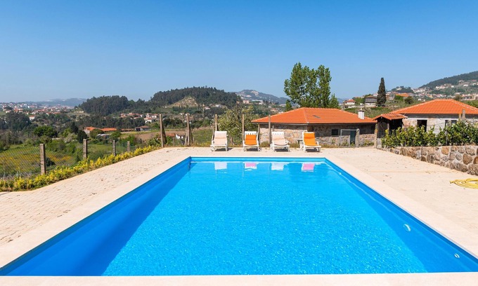 Castelo de Paiva Casa | Homerez - Bonita casa para 4 pers. con piscina compartida y terraza en Fornos