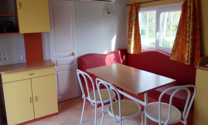 Beynes Casa | Homerez - Bonita propiedad para 4 pers. con terraza en Beynes