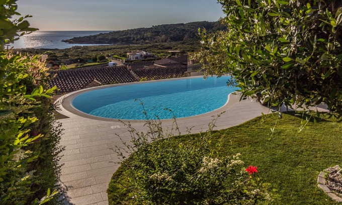 Luddui Villa | Homerez - Villa a 500 m de la playa para 6 pers. con piscina en San Teodoro