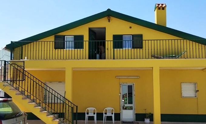 Sobral de Monte Agraco Casa | Homerez - Casa para 6 pers. con jardín y terraza en Sobral de Monte Agraço