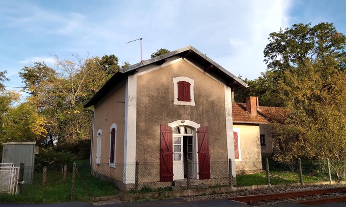 Lathus-Saint-Remy Casa | Homerez - Spacious house for 7 ppl. at Lathus-Saint-Rémy