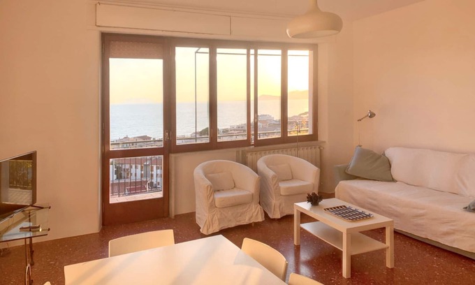 Sperlonga Apartamento | Homerez - Amplio apartamento con vista al mar en Sperlonga 109 m²