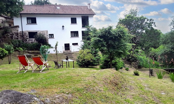 Gondomar Casa | Homerez - Casa espaciosa en Pontevedra, jardín