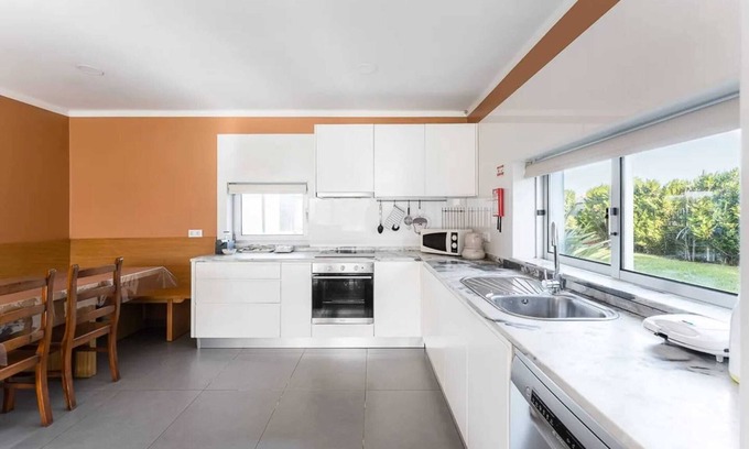Apulia e Fao Casa | Homerez - Spacious House in Esposende with Private Parking