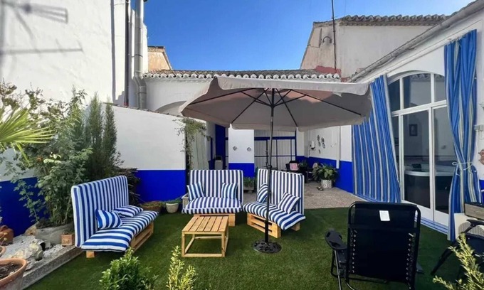 Camunas Casa | Homerez - Amplia casa con piscina privada en Camuñas