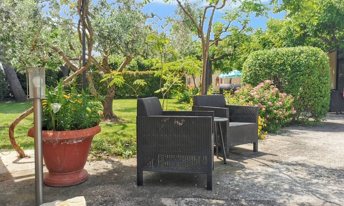Sorgues du Comtat Villa | Homerez - Espectacular villa para 11 pers. con piscina y terraza en Bédarrides