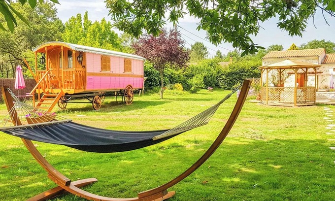 Bussac-Foret Casa | Homerez - Estudio con piscina en Bussac-Forêt