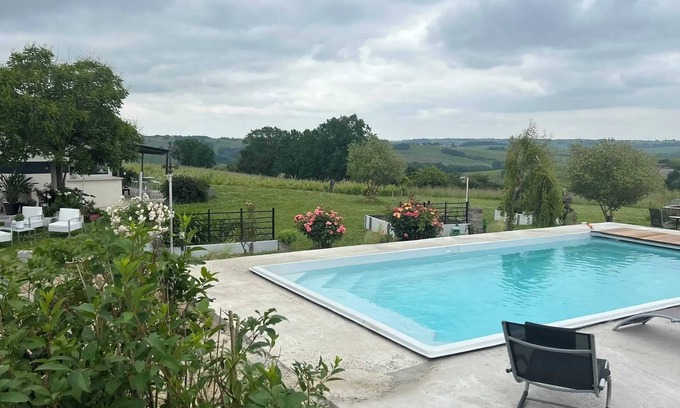 Sainte-Croix-Du-Mont Villa | Homerez - Villa en medio de viñedos