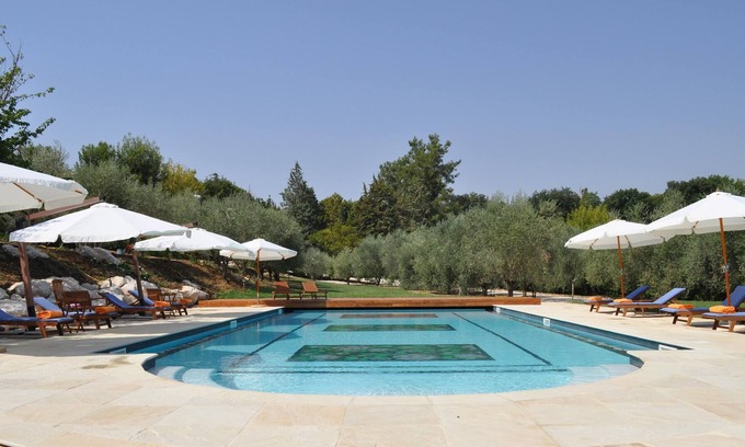 Mondavio Villa | Homerez - Villa para 16 pers. con piscina compartida y jacuzzi en San Michele