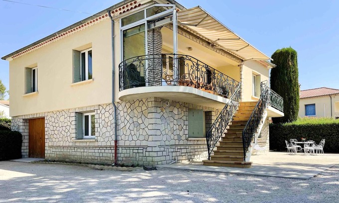Sablet Villa | Homerez - Villa para 12 pers. con piscina, jardín, terraza y balcón en Sablet