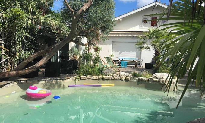 Soorts-Hossegor Villa | Homerez - Villa en Soorts-Hossegor con piscina