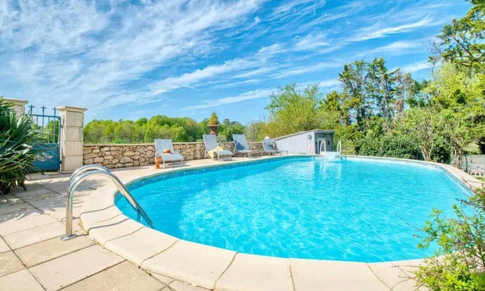 Bosset Villa | Homerez - Villa en Bosset, piscina.