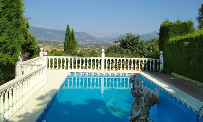 Prado del Rey Villa | Homerez - Villa in Prado del Rey
