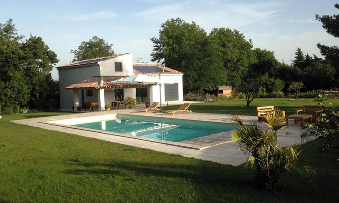 Eyragues Villa | Homerez - Villa en Eyragues con piscina