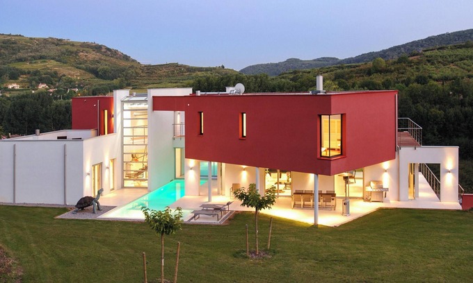 Saint-Desirat Villa | Homerez - Villa en Saint Désirat