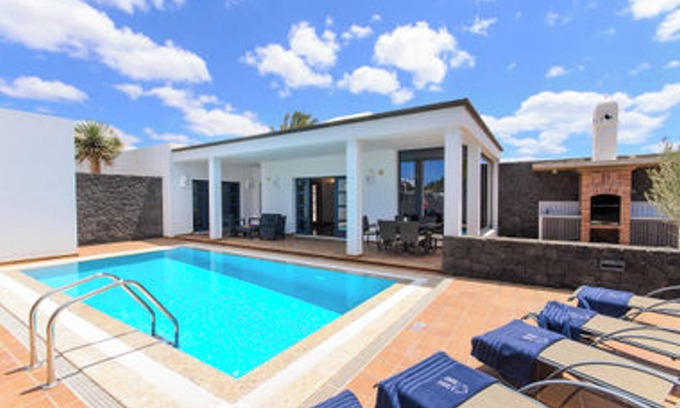 Playa Blanca Villa | Homerez - Villa en Playa Blanca