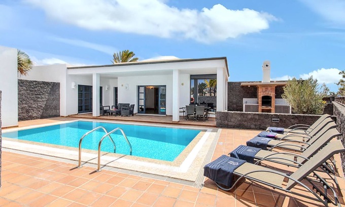 Playa Blanca Villa | Homerez - Villa Playa Blanca con piscina