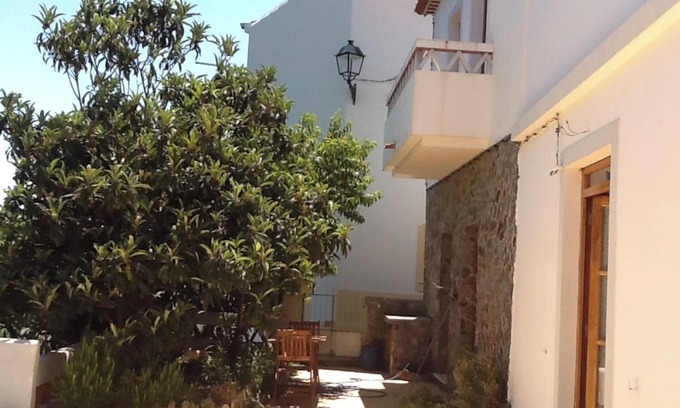 Aljezur Casa | Homerez - Casa acogedora en Aljezur, jardín