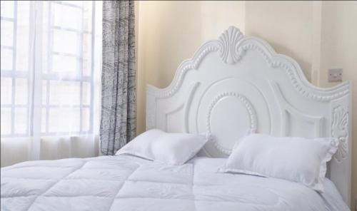 Runda Apartamento | Homes by Jay