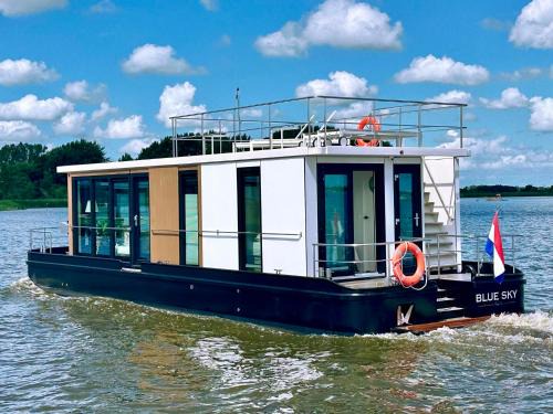 Offingawier Casa | Homeship Blue Sky