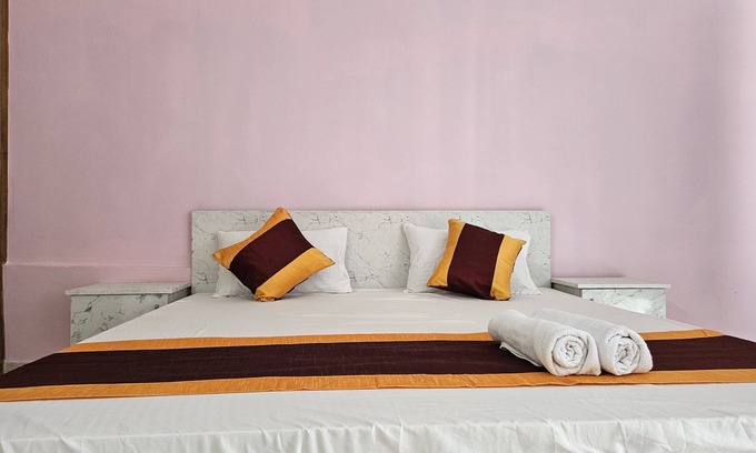 Faridabad Casa | Homestay Urban Dream: Where comfort meets city living